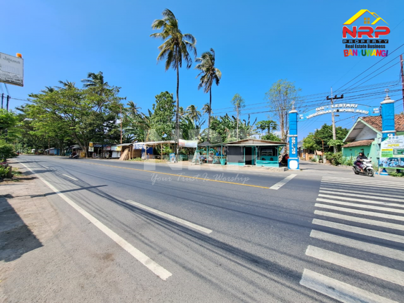 Dijual Tanah Kering dan Gudang  Murah Strategis di Tepi Jalan Gatot Subroto - Banyuwangi Dijual Tanah Kering dan Gudang Murah  Strategis di Tepi Jalan Gatot Subroto - Banyuwangi Dijual Tanah Kering Strategis di Tepi Jalan Gatot Subroto - Banyuwangi
Lokasi Sangat Strategis 0 Jalan Provinsi Banyuwangi - Situbondo
Selatan STP ( PT. Suri NRP BANYUWANGI