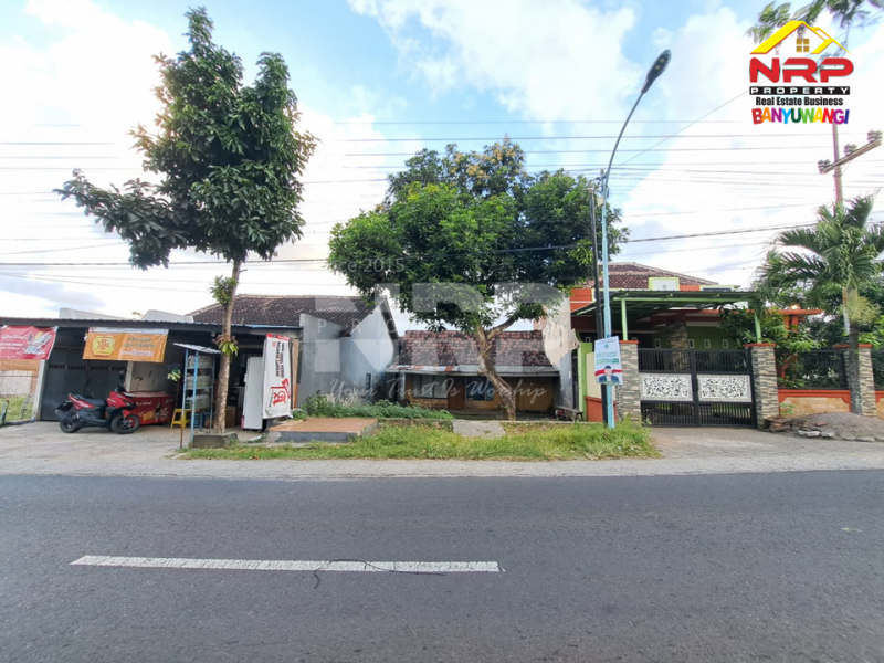 Dijual Tanah Komersil Strategis di tepi Jl. Banjarsari, Glagah  - Banyuwangi  Dijual Tanah Komersil Strategis di tepi Jl. Banjarsari, Glagah  - Banyuwangi  Dijual Tanah Komersil Strategis di Banjarsari - Banyuwangi&nbsp;
Akses Jln.Utama Litjen Banyuwangi. Cocok untuk hunian atau komersil NRP BANYUWANGI