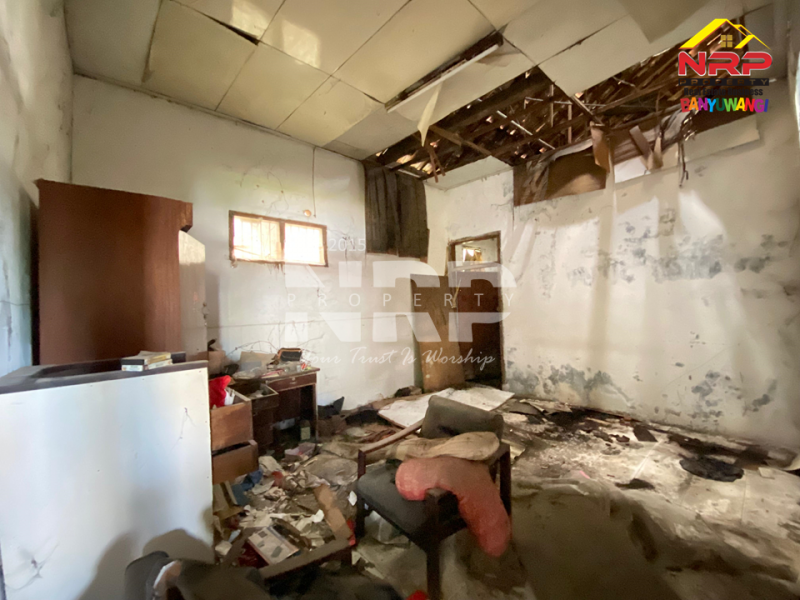 Dijual Tanah luas + BONUS bangunan di Jajag Banyuwangi Dijual Tanah luas + BONUS bangunan di Jajag Banyuwangi Dijual Tanah luas + BONUS bangunan di Jajag Banyuwangi !
Jarang ada yang kayak gini. Lokasi strategis, cocok untuk hunian atau usaha.
Tinggal renov dikit, NRP BANYUWANGI