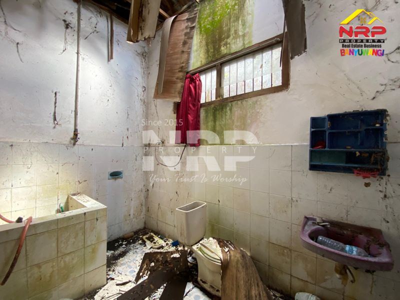 Dijual Tanah luas + BONUS bangunan di Jajag Banyuwangi Dijual Tanah luas + BONUS bangunan di Jajag Banyuwangi Dijual Tanah luas + BONUS bangunan di Jajag Banyuwangi !
Jarang ada yang kayak gini. Lokasi strategis, cocok untuk hunian atau usaha.
Tinggal renov dikit, NRP BANYUWANGI