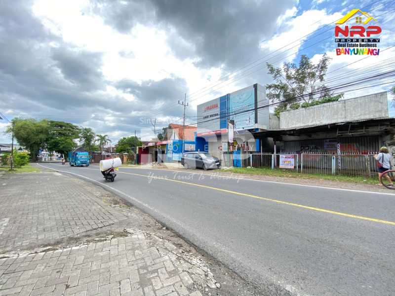 Dijual Tanah luas + BONUS bangunan di Jajag Banyuwangi Dijual Tanah luas + BONUS bangunan di Jajag Banyuwangi Dijual Tanah luas + BONUS bangunan di Jajag Banyuwangi !
Jarang ada yang kayak gini. Lokasi strategis, cocok untuk hunian atau usaha.
Tinggal renov dikit, NRP BANYUWANGI