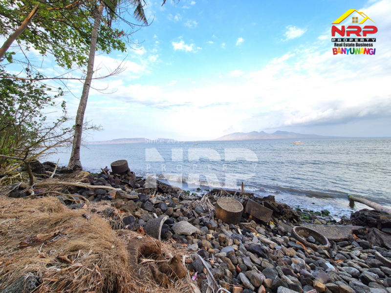 Dijual Tanah luas dengan akses langsung ke pantai, Menghadap Selat Bali  Dijual Tanah luas dengan akses langsung ke pantai, Menghadap Selat Bali  A Rare Opportunity in Banyuwangi.&nbsp;
Dijual Tanah luas dengan akses langsung ke pantai, Menghadap Selat Bali&nbsp;
Dengan panorama laut dan view pegununga NRP BANYUWANGI