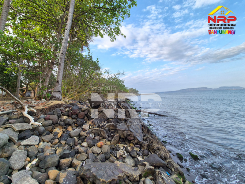 Dijual Tanah luas dengan akses langsung ke pantai, Menghadap Selat Bali  Dijual Tanah luas dengan akses langsung ke pantai, Menghadap Selat Bali  A Rare Opportunity in Banyuwangi.&nbsp;
Dijual Tanah luas dengan akses langsung ke pantai, Menghadap Selat Bali&nbsp;
Dengan panorama laut dan view pegununga NRP BANYUWANGI