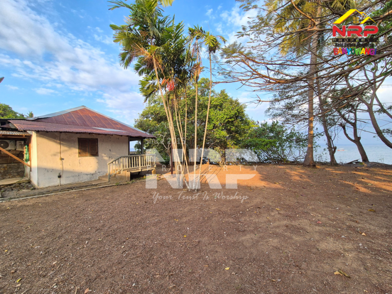 Dijual Tanah luas dengan akses langsung ke pantai, Menghadap Selat Bali  Dijual Tanah luas dengan akses langsung ke pantai, Menghadap Selat Bali  A Rare Opportunity in Banyuwangi.&nbsp;
Dijual Tanah luas dengan akses langsung ke pantai, Menghadap Selat Bali&nbsp;
Dengan panorama laut dan view pegununga NRP BANYUWANGI