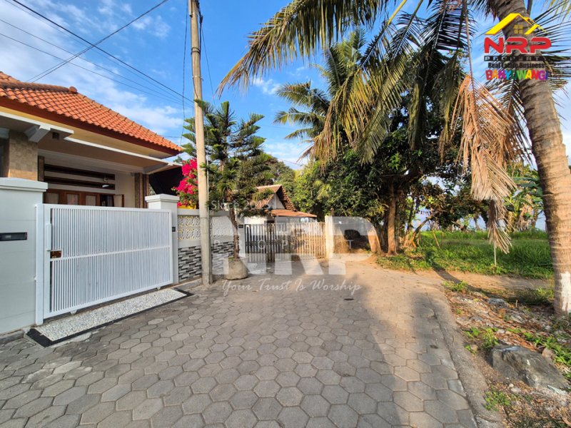 Dijual Tanah luas dengan akses langsung ke pantai, Menghadap Selat Bali  Dijual Tanah luas dengan akses langsung ke pantai, Menghadap Selat Bali  A Rare Opportunity in Banyuwangi.&nbsp;
Dijual Tanah luas dengan akses langsung ke pantai, Menghadap Selat Bali&nbsp;
Dengan panorama laut dan view pegununga NRP BANYUWANGI