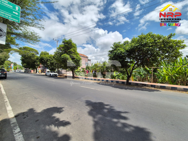 Dijual Tanah Luas di Tepi Jl. Kolonel  Sugiono - Banyuwangi Dijual Tanah Luas di Tepi Jl. Kolonel  Sugiono - Banyuwangi Dijual Tanah Luas di Tepi Jl. Kolonel&nbsp; Sugiono - Banyuwangi
Terletak di Area Bisnis Aktif
Cocok untuk kantor, supermarket, toko, Depo atau ruang usaha NRP BANYUWANGI