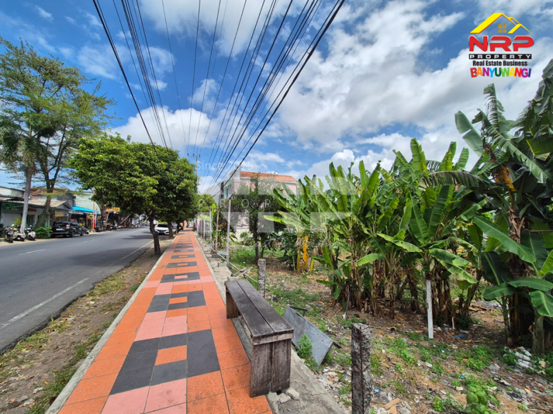Dijual Tanah Luas di Tepi Jl. Kolonel  Sugiono - Banyuwangi Dijual Tanah Luas di Tepi Jl. Kolonel  Sugiono - Banyuwangi Dijual Tanah Luas di Tepi Jl. Kolonel&nbsp; Sugiono - Banyuwangi
Terletak di Area Bisnis Aktif
Cocok untuk kantor, supermarket, toko, Depo atau ruang usaha NRP BANYUWANGI