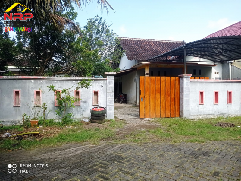 Dijual Tanah Murah Bonus Bangunan Strategis  di tengah kota Banyuwangi  Dijual Tanah Murah Bonus Bangunan Strategis  di tengah kota Banyuwangi  Dijual Tanah Murah Bonus Bangunan Strategis&nbsp; di tengah kota Banyuwangi&nbsp;
Lingkungan komersil, perumahan dan bisnis aktif Banyuwangi.&nbsp;
Dekat NRP BANYUWANGI