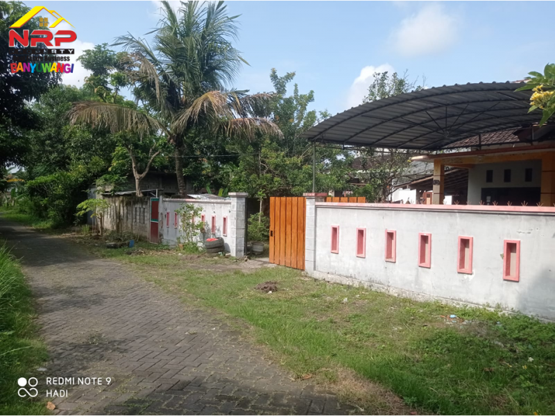 Dijual Tanah Murah Bonus Bangunan Strategis  di tengah kota Banyuwangi  Dijual Tanah Murah Bonus Bangunan Strategis  di tengah kota Banyuwangi  Dijual Tanah Murah Bonus Bangunan Strategis&nbsp; di tengah kota Banyuwangi&nbsp;
Lingkungan komersil, perumahan dan bisnis aktif Banyuwangi.&nbsp;
Dekat NRP BANYUWANGI