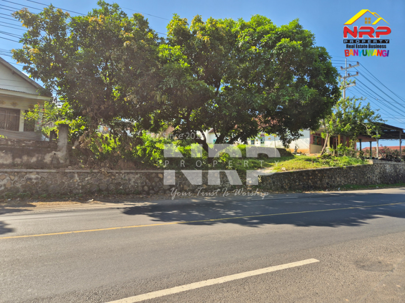Dijual Tanah Murah di Bangsring - Banyuwangi  Dijual Tanah Murah di Bangsring Wongsorejo - Banyuwangi  Dijual Tanah Murah di Bangsring - Banyuwangi&nbsp;
Dekat dengan Pantai Grand Watudodol, Cocok untuk garasi, gudang, dll.&nbsp;

Luas Tanah : 820 NRP BANYUWANGI
