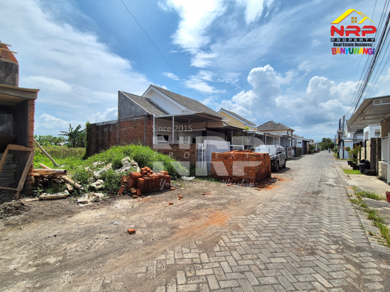 Dijual Tanah Murah di Perumahan Gedong Kertosari - Banyuwangi  Dijual Tanah Murah di Perumahan Gedong Kertosari - Banyuwangi  Dijual Tanah Murah di Perumahan Gedong Kertosari - Banyuwangi&nbsp;
Akses jalan 6 meter paving.&nbsp;

Luas Tanah : 75 NRP BANYUWANGI
