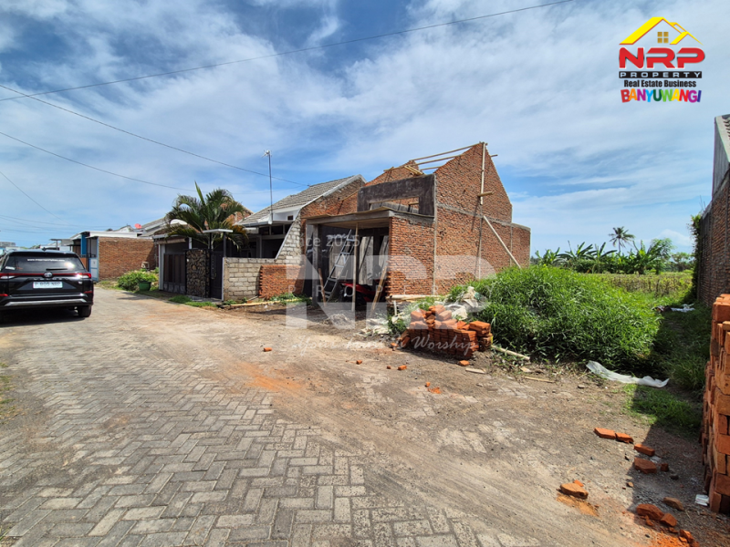 Dijual Tanah Murah di Perumahan Gedong Kertosari - Banyuwangi  Dijual Tanah Murah di Perumahan Gedong Kertosari - Banyuwangi  Dijual Tanah Murah di Perumahan Gedong Kertosari - Banyuwangi&nbsp;
Akses jalan 6 meter paving.&nbsp;

Luas Tanah : 75 NRP BANYUWANGI