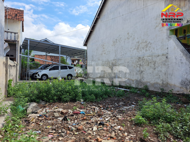 Dijual Tanah Murah Under 100 Juta Strategis di Pusat Kota - Banyuwangi  Jual tanah murah 100 jutaan Pusat Kota Banyuwangi  Dijual Tanah Murah Under 100 Juta Strategis di Pusat Kota - Banyuwangi&nbsp;
400 Meter dari Jl. Utama Basuki Rahmat, Lateng.&nbsp;
Berada di Kawasan Bisnis NRP BANYUWANGI