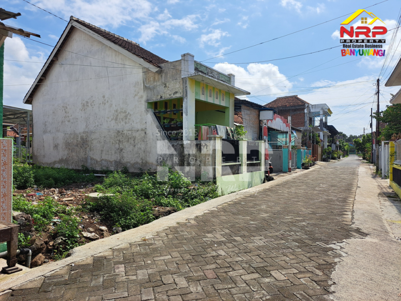 Dijual Tanah Murah Under 100 Juta Strategis di Pusat Kota - Banyuwangi  Jual tanah murah 100 jutaan Pusat Kota Banyuwangi  Dijual Tanah Murah Under 100 Juta Strategis di Pusat Kota - Banyuwangi&nbsp;
400 Meter dari Jl. Utama Basuki Rahmat, Lateng.&nbsp;
Berada di Kawasan Bisnis NRP BANYUWANGI