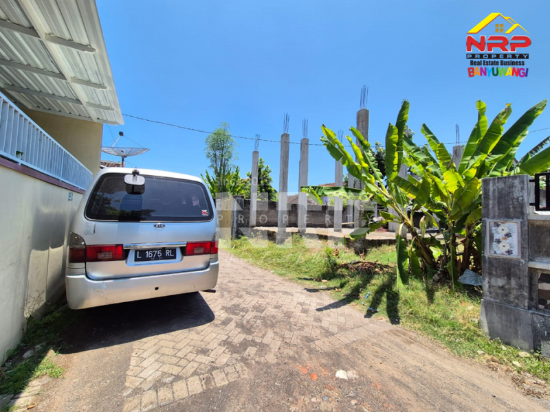 Dijual Tanah Prospek di Kertosari Banyuwangi  Dijual Tanah Prospek di Kertosari Banyuwangi  Dijual Tanah Prospek di Kertosari Banyuwangi&nbsp;
Akses Jalan Paving Roda 4, Terletak di kawasan bisnis aktif, ramai dan padat penduduk.&nbsp;
Lokasi sangat NRP BANYUWANGI