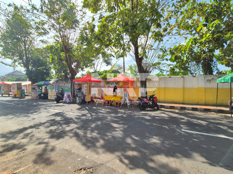 Dijual Tanah Prospek di Pusat Kota Banyuwangi, tepi Jl. Letjen Sutoyo  Dijual tanah prospek di Banyuwangi Kota  Dijual Tanah Prospek di Pusat Kota Banyuwangi, tepi Jl. Letjen Sutoyo&nbsp;
Area bisnis dan kawasan aktif. Dekat dengan pusat bisniS dan kantor pemerintahan NRP BANYUWANGI