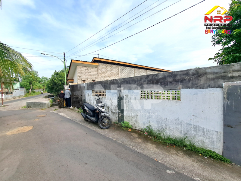 Dijual Tanah Prospek di Singotrunan - Banyuwangi  Dijual Tanah Prospek di Singotrunan - Banyuwangi  Dijual Tanah Prospek di Singotrunan - Banyuwangi&nbsp;
Berada di tengah kota Banyuwangi. Dekat dengan di kawasan pendidikan dan perumahan&nbsp;

Luas Tanah NRP BANYUWANGI