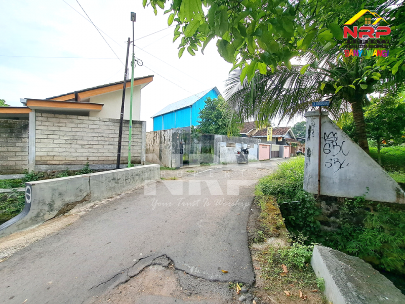 Dijual Tanah Prospek di Singotrunan - Banyuwangi  Dijual Tanah Prospek di Singotrunan - Banyuwangi  Dijual Tanah Prospek di Singotrunan - Banyuwangi&nbsp;
Berada di tengah kota Banyuwangi. Dekat dengan di kawasan pendidikan dan perumahan&nbsp;

Luas Tanah NRP BANYUWANGI