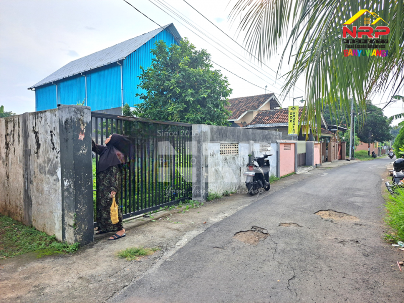 Dijual Tanah Prospek di Singotrunan - Banyuwangi  Dijual Tanah Prospek di Singotrunan - Banyuwangi  Dijual Tanah Prospek di Singotrunan - Banyuwangi&nbsp;
Berada di tengah kota Banyuwangi. Dekat dengan di kawasan pendidikan dan perumahan&nbsp;

Luas Tanah NRP BANYUWANGI