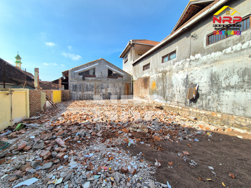 Dijual Tanah Pusat Kota di JL. Adi Sucipto - Banyuwangi Dijual Tanah Pusat Kota di JL. Adi Sucipto - Banyuwangi Dijual Tanah Pusat Kota di JL. Adi Sucipto - Banyuwangi
Lokasi terletak di Ruas Jalan Utama Kota Banyuwangi
Lingkungan Kantor Dinas Pemerintahan, Komersial NRP BANYUWANGI