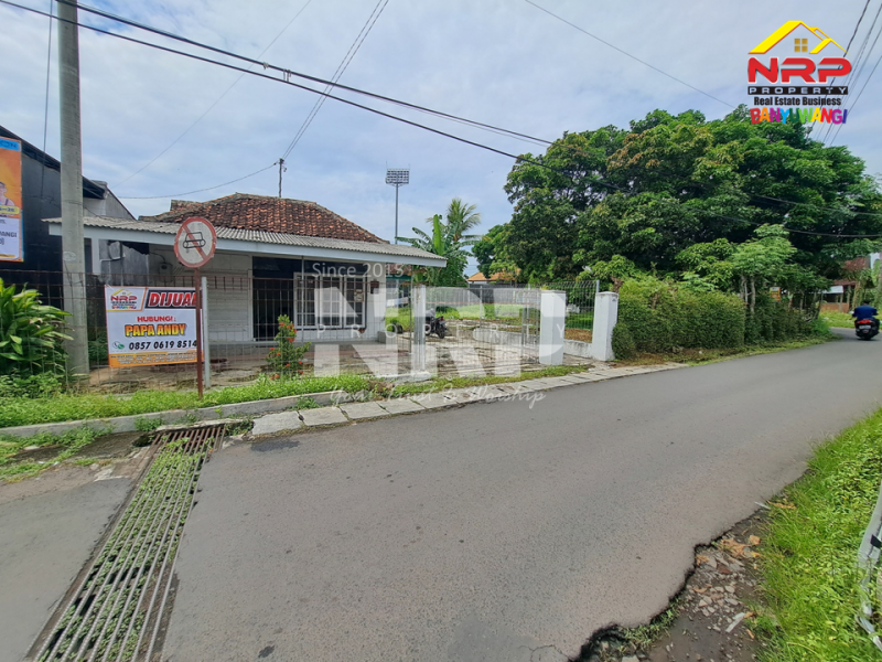 DIJUAL TANAH & RUMAH KLASIK DI PENGANJURAN BANYUWANGI DIJUAL TANAH & RUMAH KLASIK DI PENGANJURAN BANYUWANGI DIJUAL TANAH & RUMAH KLASIK DI PENGANJURAN BANYUWANGI
Rumah bergaya klasik di atas tanah luas, berada di kawasan tenang dan nyaman di pusat NRP BANYUWANGI