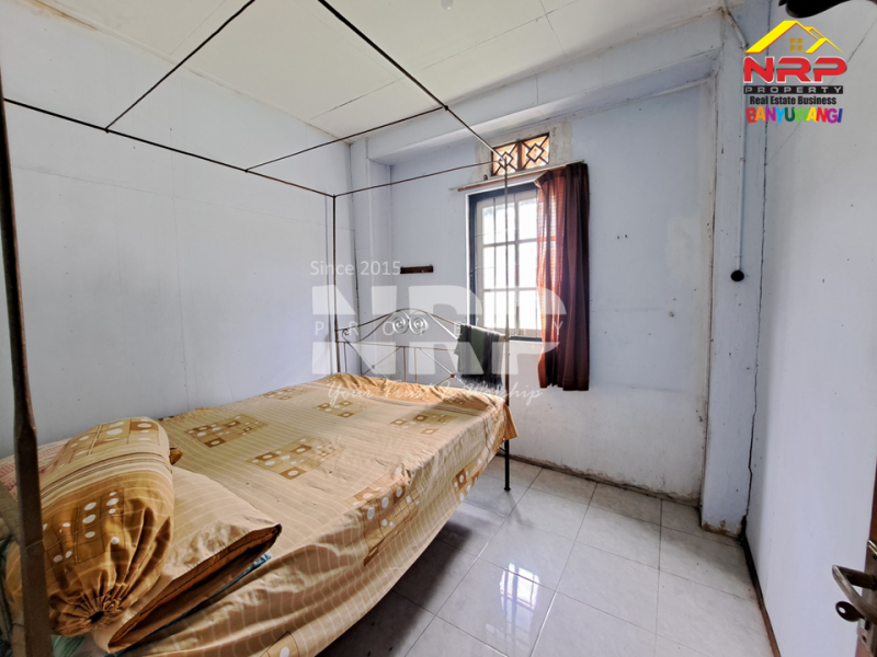 DIJUAL TANAH & RUMAH KLASIK DI PENGANJURAN BANYUWANGI DIJUAL TANAH & RUMAH KLASIK DI PENGANJURAN BANYUWANGI DIJUAL TANAH & RUMAH KLASIK DI PENGANJURAN BANYUWANGI
Rumah bergaya klasik di atas tanah luas, berada di kawasan tenang dan nyaman di pusat NRP BANYUWANGI