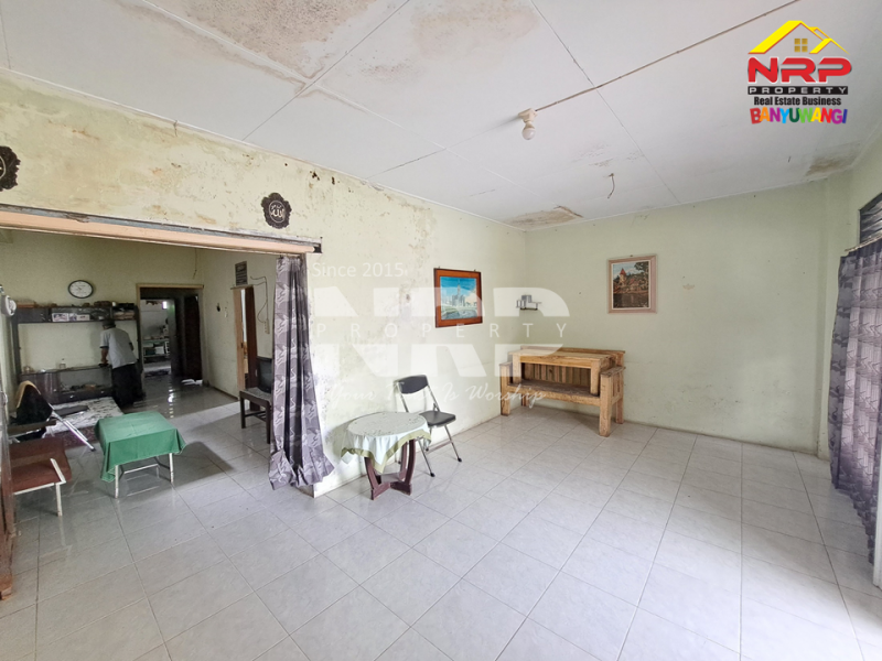 DIJUAL TANAH & RUMAH KLASIK DI PENGANJURAN BANYUWANGI DIJUAL TANAH & RUMAH KLASIK DI PENGANJURAN BANYUWANGI DIJUAL TANAH & RUMAH KLASIK DI PENGANJURAN BANYUWANGI
Rumah bergaya klasik di atas tanah luas, berada di kawasan tenang dan nyaman di pusat NRP BANYUWANGI