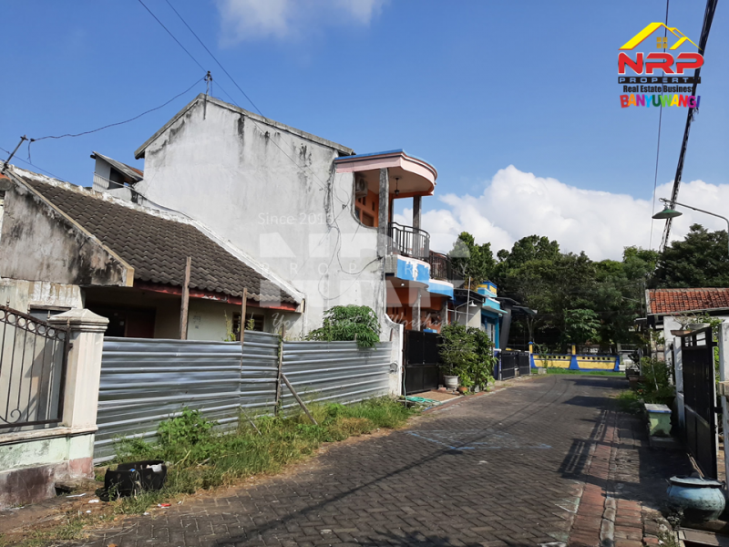 Dijual Tanah Sangat Murah Bonus Bangunan di Tengah Kota Banyuwangi  Dijual Tanah Sangat Murah Bonus Bangunan di Tengah Kota Banyuwangi  Dijual Tanah Sangat Murah Bonus Bangunan di Tengah Kota Banyuwangi&nbsp;
Lokasi sangat nyaman dan cocok untuk tempat tinggal, Bebas Banjir Dekat dengan Kampus NRP BANYUWANGI