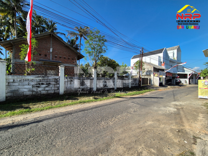 Dijual Tanah Sangat Strategis bersebelahan dengan Kampus UNIBA Banyuwangi   Dijual Tanah Sangat Strategis bersebelahan dengan Kampus UNIBA Banyuwangi   Dijual Tanah Sangat Strategis bersebelahan dengan Kampus UNIBA Banyuwangi&nbsp;&nbsp;
Dekat Fasilitas Pendidikan, Pebelanjaan, pertokoan dan sentra NRP BANYUWANGI