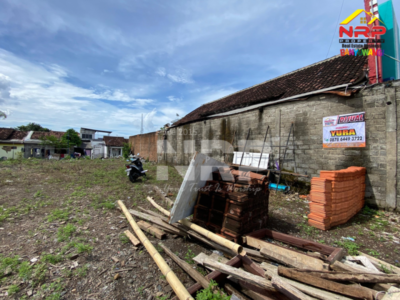 Dijual Tanah Siap Bangun 100 meter dari Jl. Utama Yos Sudarso Dijual Tanah Siap Bangun 100 meter dari Jl. Utama Yos Sudarso Dijual Tanah Siap Bangun 100 meter dari Jl. Utama Yos Sudarso
Terletak di Lingkungan Hotel dan Kawasan Bisnis Komersial

Luas Tanah : 475 NRP BANYUWANGI