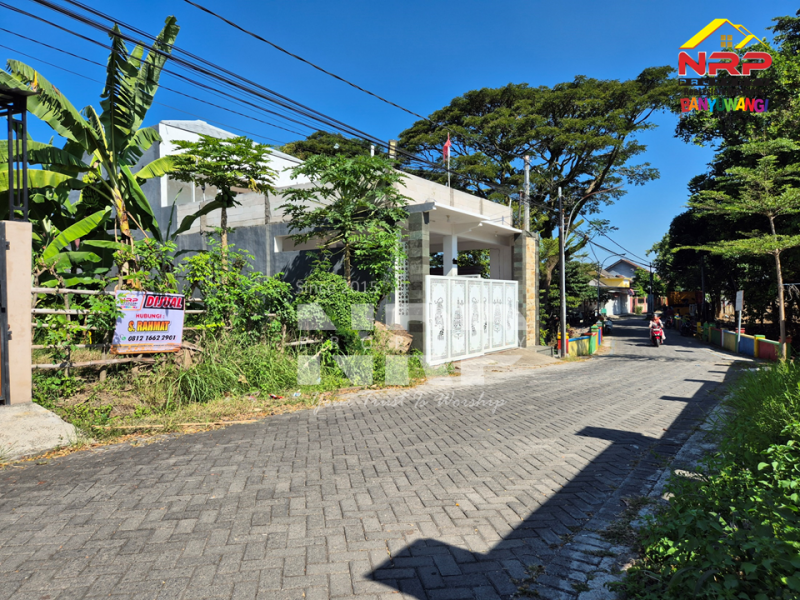 Dijual Tanah siap bangun di Kebalenan Banyuwangi  Dijual Tanah siap bangun di Kebalenan Banyuwangi  Dijual Tanah siap bangun di Kebalenan Banyuwangi&nbsp;
Berada di kawasan perumahan, akses jalan 2 mobil, lingkungan nyaman dan masih asri.&nbsp;

Luas Tanah NRP BANYUWANGI