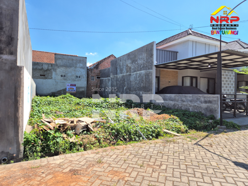 Dijual Tanah Siap Bangun di salah satu Cluster di Banyuwangi Kota  Dijual Tanah Siap Bangun di salah satu Cluster di Banyuwangi Kota  Dijual Tanah Siap Bangun di salah satu Cluster di Banyuwangi Kota&nbsp;
Lingkungan tenang, akses jalan lebar, Legalitas juga aman .&nbsp;

Luas Tanah : 107 NRP BANYUWANGI
