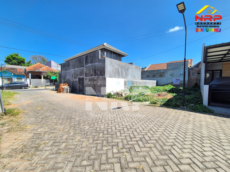 Dijual Tanah Siap Bangun di salah satu Cluster di Banyuwangi Kota  Dijual Tanah Siap Bangun di salah satu Cluster di Banyuwangi Kota  Dijual Tanah Siap Bangun di salah satu Cluster di Banyuwangi Kota&nbsp;
Lingkungan tenang, akses jalan lebar, Legalitas juga aman .&nbsp;

Luas Tanah : 107 NRP BANYUWANGI