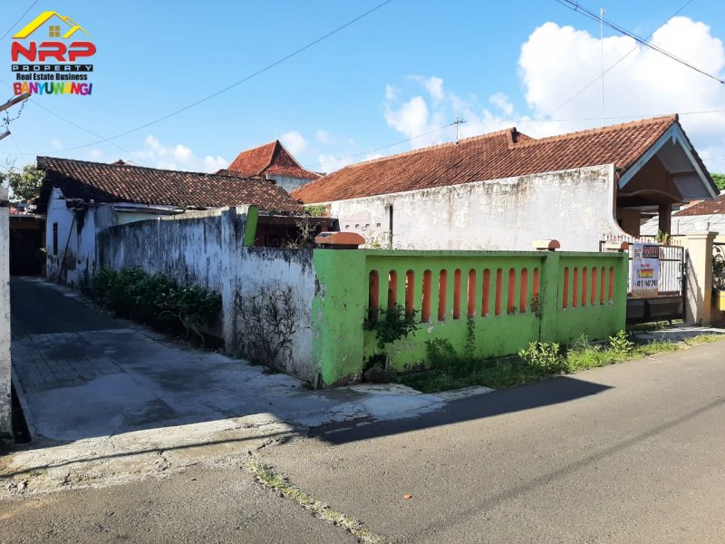 Dijual Tanah Strategis 30 meter dari JL. A. YANI Banyuwangi Dijual Tanah Strategis 30 meter dari JL. A. YANI Banyuwangi Dijual Tanah Strategis 30 meter dari JL. A. YANI Banyuwangi
Terletak di Pusat Kota Banyuwangi ( Sebrang Kantor Kecamatan Banyuwangi )
Sangat Cocok Untuk NRP BANYUWANGI