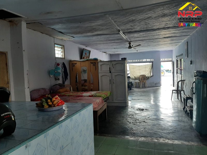 Dijual Tanah Strategis Bonus Bangunan di Jalan Provinsi Lemabang Dewo, Rogojampi - Banyuwangi Dijual Tanah Strategis Bonus Bangunan di Jalan Provinsi Lemabang Dewo, Rogojampi - Banyuwangi Dijual Tanah Strategis Bonus Bangunan di Jalan Provinsi Lemabang Dewo, Rogojampi - Banyuwangi
Terletak di kawasan kuliner sangat cocok untuk ruang usaha rumah NRP BANYUWANGI