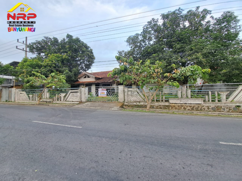 Dijual Tanah Strategis Bonus Bangunan di Jl. Brawijaya - Banyuwangi Dijual Tanah Strategis Bonus Bangunan di Jl. Brawijaya - Banyuwangi Dijual Tanah Strategis Bonus Bangunan di Jl. Brawijaya - Banyuwangi
Premium Location di Posat Kota Banyuwangi
Dekat dengan Fasilitas Pendidikan, NRP BANYUWANGI