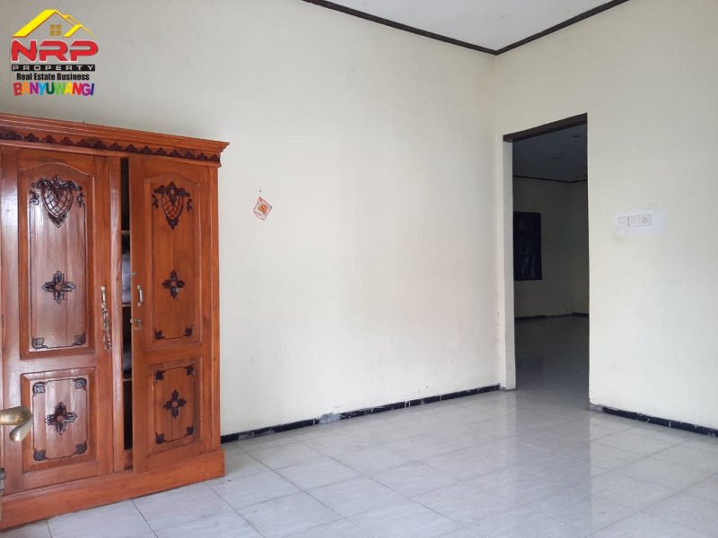 Dijual Tanah Strategis Bonus Bangunan di Jl. Brawijaya - Banyuwangi Dijual Tanah Strategis Bonus Bangunan di Jl. Brawijaya - Banyuwangi Dijual Tanah Strategis Bonus Bangunan di Jl. Brawijaya - Banyuwangi
Premium Location di Posat Kota Banyuwangi
Dekat dengan Fasilitas Pendidikan, NRP BANYUWANGI