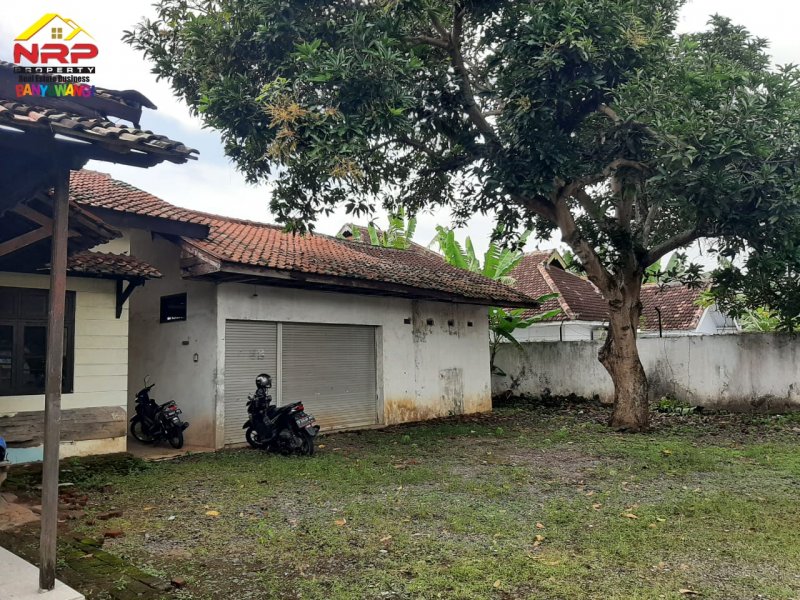 Dijual Tanah Strategis Bonus Bangunan di Jl. Brawijaya - Banyuwangi Dijual Tanah Strategis Bonus Bangunan di Jl. Brawijaya - Banyuwangi Dijual Tanah Strategis Bonus Bangunan di Jl. Brawijaya - Banyuwangi
Premium Location di Posat Kota Banyuwangi
Dekat dengan Fasilitas Pendidikan, NRP BANYUWANGI