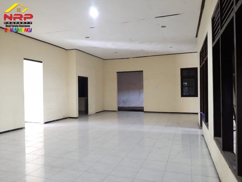 Dijual Tanah Strategis Bonus Bangunan di Jl. Brawijaya - Banyuwangi Dijual Tanah Strategis Bonus Bangunan di Jl. Brawijaya - Banyuwangi Dijual Tanah Strategis Bonus Bangunan di Jl. Brawijaya - Banyuwangi
Premium Location di Posat Kota Banyuwangi
Dekat dengan Fasilitas Pendidikan, NRP BANYUWANGI