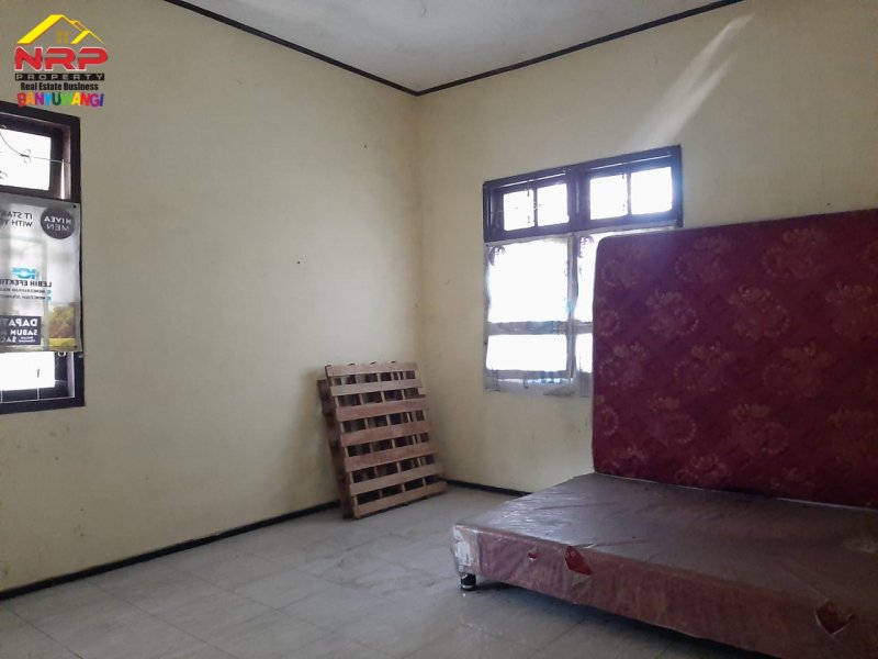 Dijual Tanah Strategis Bonus Bangunan di Jl. Brawijaya - Banyuwangi Dijual Tanah Strategis Bonus Bangunan di Jl. Brawijaya - Banyuwangi Dijual Tanah Strategis Bonus Bangunan di Jl. Brawijaya - Banyuwangi
Premium Location di Posat Kota Banyuwangi
Dekat dengan Fasilitas Pendidikan, NRP BANYUWANGI