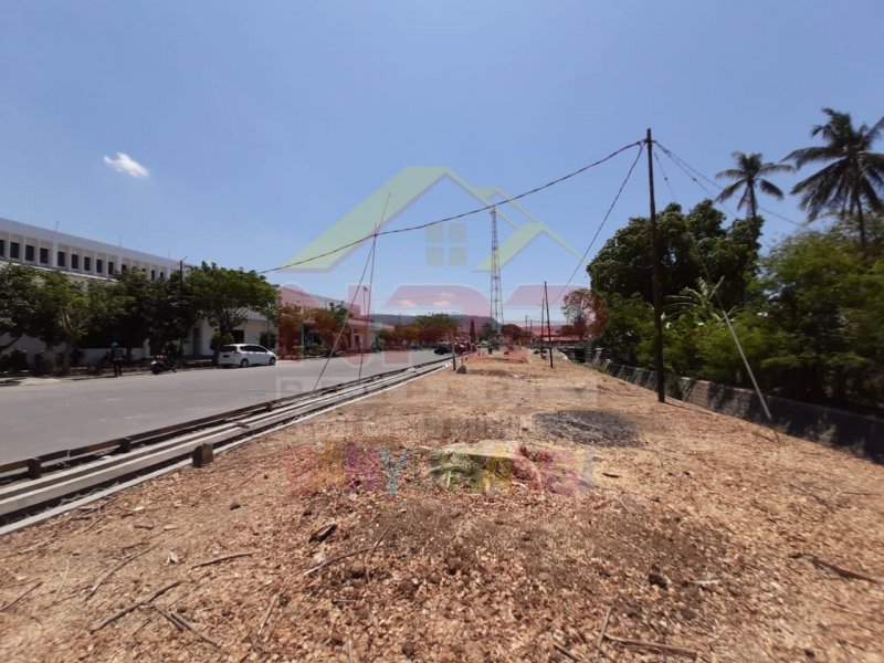Dijual Tanah Strategis di Depan Stasiun Kreta Api Ketapang  - Banyuwangi Dijual Tanah Strategis di Depan Stasiun Kreta Api Ketapang  - Banyuwangi Dijual Tanah Strategis di Depan Stasiun Kreta Api Ketapang&nbsp; - Banyuwangi
Sangat Cocok Untuk Resto, Home Stay, Gues house, Rumah Kos dan Lainnya ( Jika di NRP BANYUWANGI