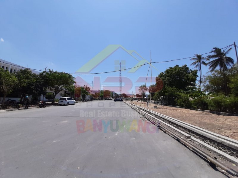 Dijual Tanah Strategis di Depan Stasiun Kreta Api Ketapang  - Banyuwangi Dijual Tanah Strategis di Depan Stasiun Kreta Api Ketapang  - Banyuwangi Dijual Tanah Strategis di Depan Stasiun Kreta Api Ketapang&nbsp; - Banyuwangi
Sangat Cocok Untuk Resto, Home Stay, Gues house, Rumah Kos dan Lainnya ( Jika di NRP BANYUWANGI