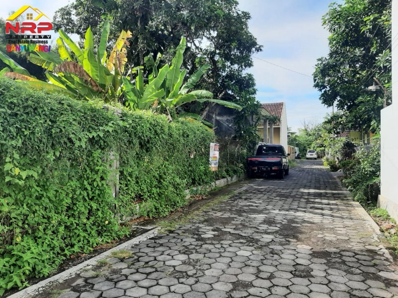 Dijual Tanah Strategis di Jl. Ikan Wijinongko - Banyuwangi Dijual Tanah Strategis di Jl. Ikan Wijinongko - Banyuwangi Dijual Tanah Strategis di Jl. Ikan Wijinongko - Banyuwangi
Lokasi Sangat Strategis dekat dengan Fasilitas Pendidikan, Pusat Bisnis, dan Perbelanjaan

Luas NRP BANYUWANGI