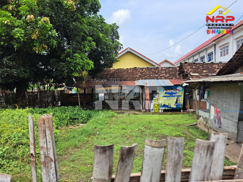 Dijual Tanah Strategis Di Tepi Jalan Brawijaya Banyuwangi Dijual Tanah Strategis Di Tepi Jalan Brawijaya Banyuwangi Dijual Tanah Strategis Di Tepi Jalan Brawijaya Banyuwangi
Lokasi Di Ruas Jalan Double W Brawijaya Banyuwangi
Dekat dengan fasilitas pendidikan, perbelanjaan, NRP BANYUWANGI