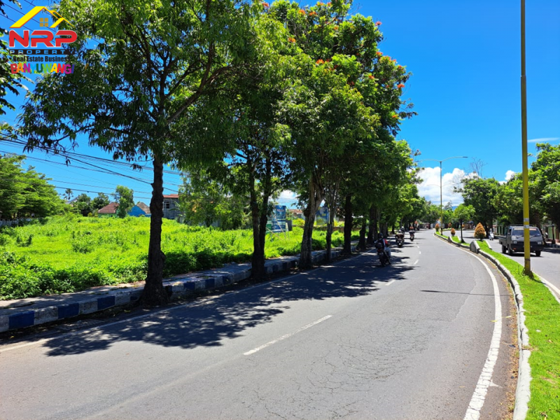 Dijual Tanah Strategis Di Tepi Jalan Brawijaya Banyuwangi Dijual Tanah Strategis Di Tepi Jalan Brawijaya Banyuwangi Dijual Tanah Strategis Di Tepi Jalan Brawijaya Banyuwangi
Lokasi Di Ruas Jalan Double W Brawijaya Banyuwangi
Dekat dengan fasilitas pendidikan, perbelanjaan, NRP BANYUWANGI