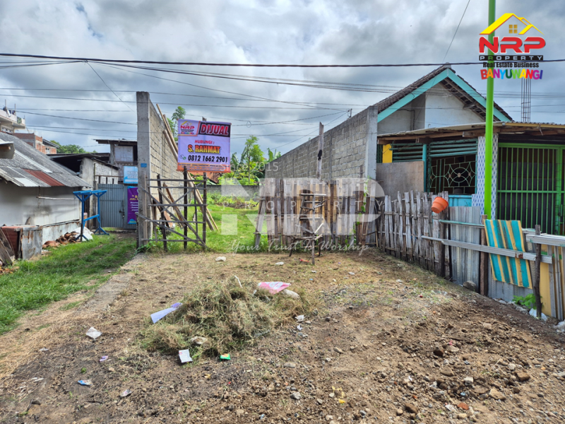Dijual Tanah Strategis di tepi Pantai Marina Boom Banyuwangi  Jual tanah banyuwangi kota dekat pantai marina boom  Dijual Tanah Strategis di tepi Pantai Marina Boom Banyuwangi&nbsp;
Mobilitas 24 jam, berada dikawasan plengsengan fish market.&nbsp;

Luas Tanah : 452 NRP BANYUWANGI