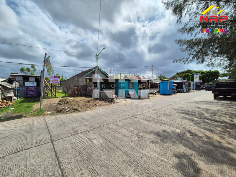 Dijual Tanah Strategis di tepi Pantai Marina Boom Banyuwangi  Jual tanah banyuwangi kota dekat pantai marina boom  Dijual Tanah Strategis di tepi Pantai Marina Boom Banyuwangi&nbsp;
Mobilitas 24 jam, berada dikawasan plengsengan fish market.&nbsp;

Luas Tanah : 452 NRP BANYUWANGI