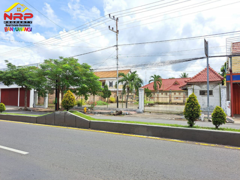 Dijual Tanah Strategis Tepi Jalan S. Parman Banyuwangi.  Dijual Tanah Strategis Tepi Jalan S. Parman Banyuwangi.  Dijual Tanah Strategis Tepi Jalan S. Parman Banyuwangi.&nbsp;
Dekat dengan Hotel Santika Banyuwangi, Terletak di Kawasan Bisnis dan Pertokoan.
Depan Terminal NRP BANYUWANGI