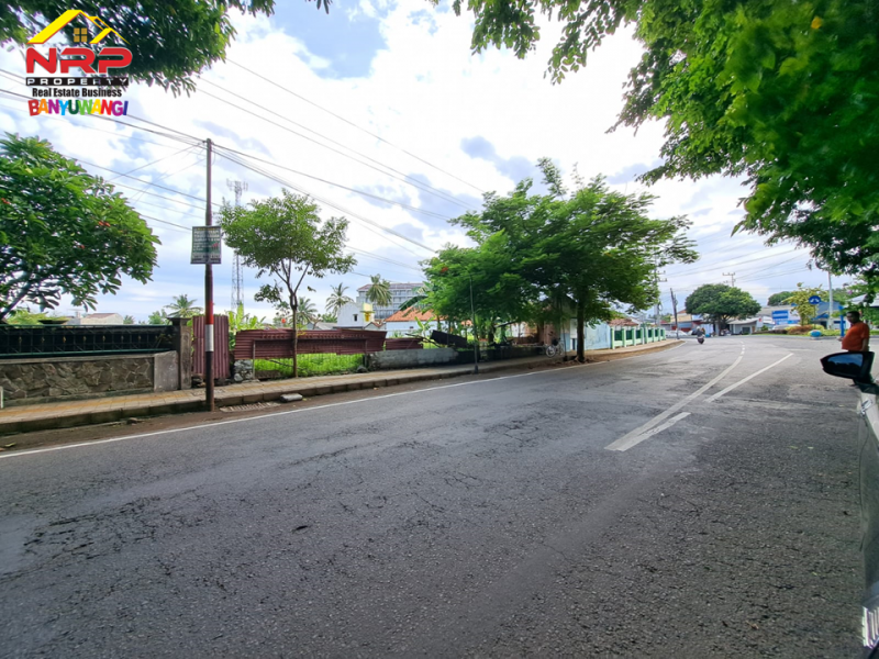 Dijual Tanah Strategis Tepi Jalan S. Parman Banyuwangi.  Dijual Tanah Strategis Tepi Jalan S. Parman Banyuwangi.  Dijual Tanah Strategis Tepi Jalan S. Parman Banyuwangi.&nbsp;
Bersebelahan dengan Hotel Santika Banyuwangi&nbsp;
Terletak di Kawasan Bisnis dan Pertokoan NRP BANYUWANGI