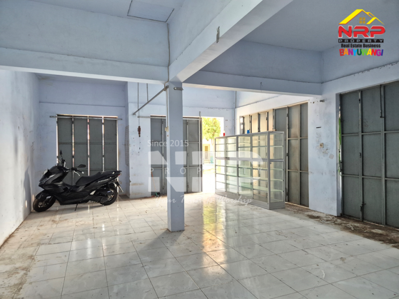 Dijual Toko dan Rumah di Ujung Desa Gitik, Rogojampi - Banyuwangi  Dijual Toko dan Rumah di Ujung Desa Gitik, Rogojampi - Banyuwangi  Dijual Toko dan Rumah di Ujung Desa Gitik, Rogojampi - Banyuwangi&nbsp;
Ruko pojok berada ujung desa. Cocok untuk toko sembako/grosiran, toko kue NRP BANYUWANGI
